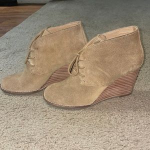 Lucky Brand tan suede lace up wedge booties